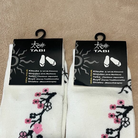 Women’s Tabi Socks and Men’s Ankle Socks - Picture 4 of 5